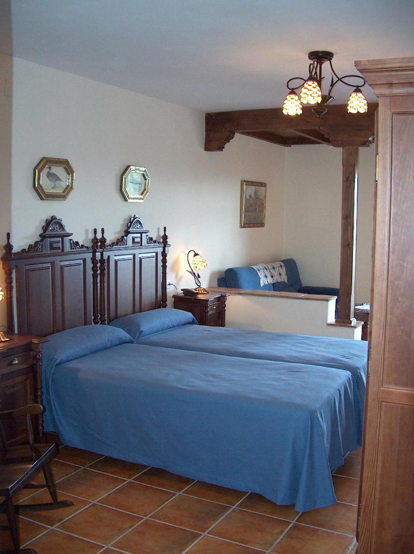 Hotel Los Rebites Уетор-Вега Екстер'єр фото