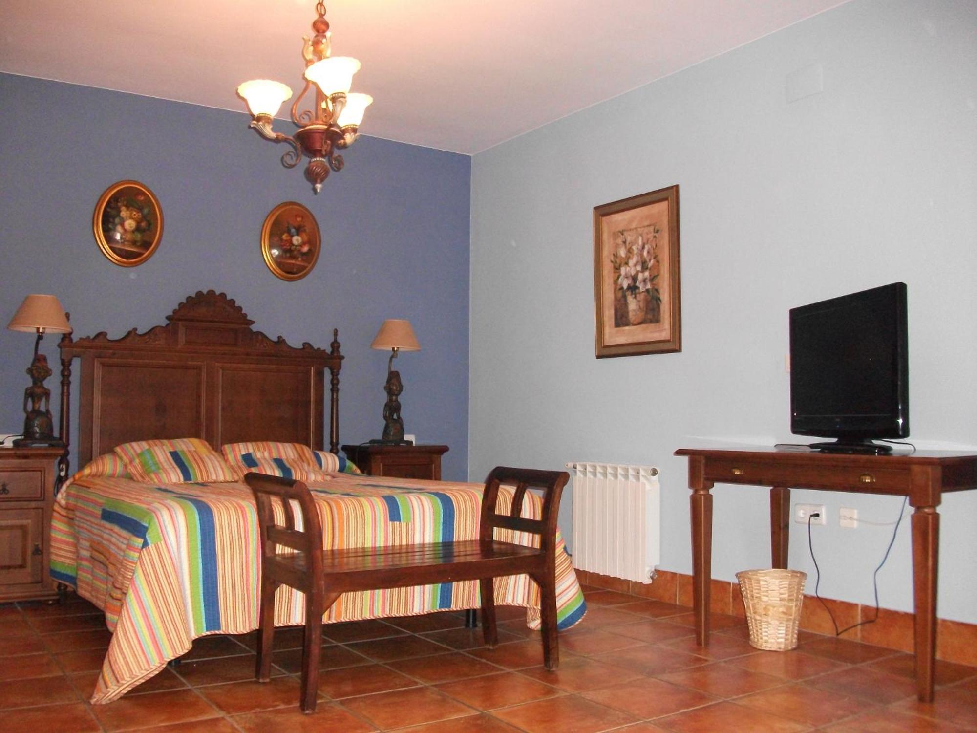 Hotel Los Rebites Уетор-Вега Екстер'єр фото